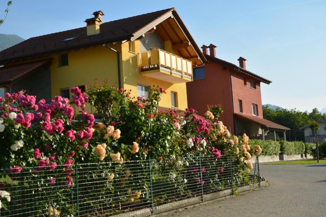 Residence Girasole Casa Rossa B Colico Eksteriør billede