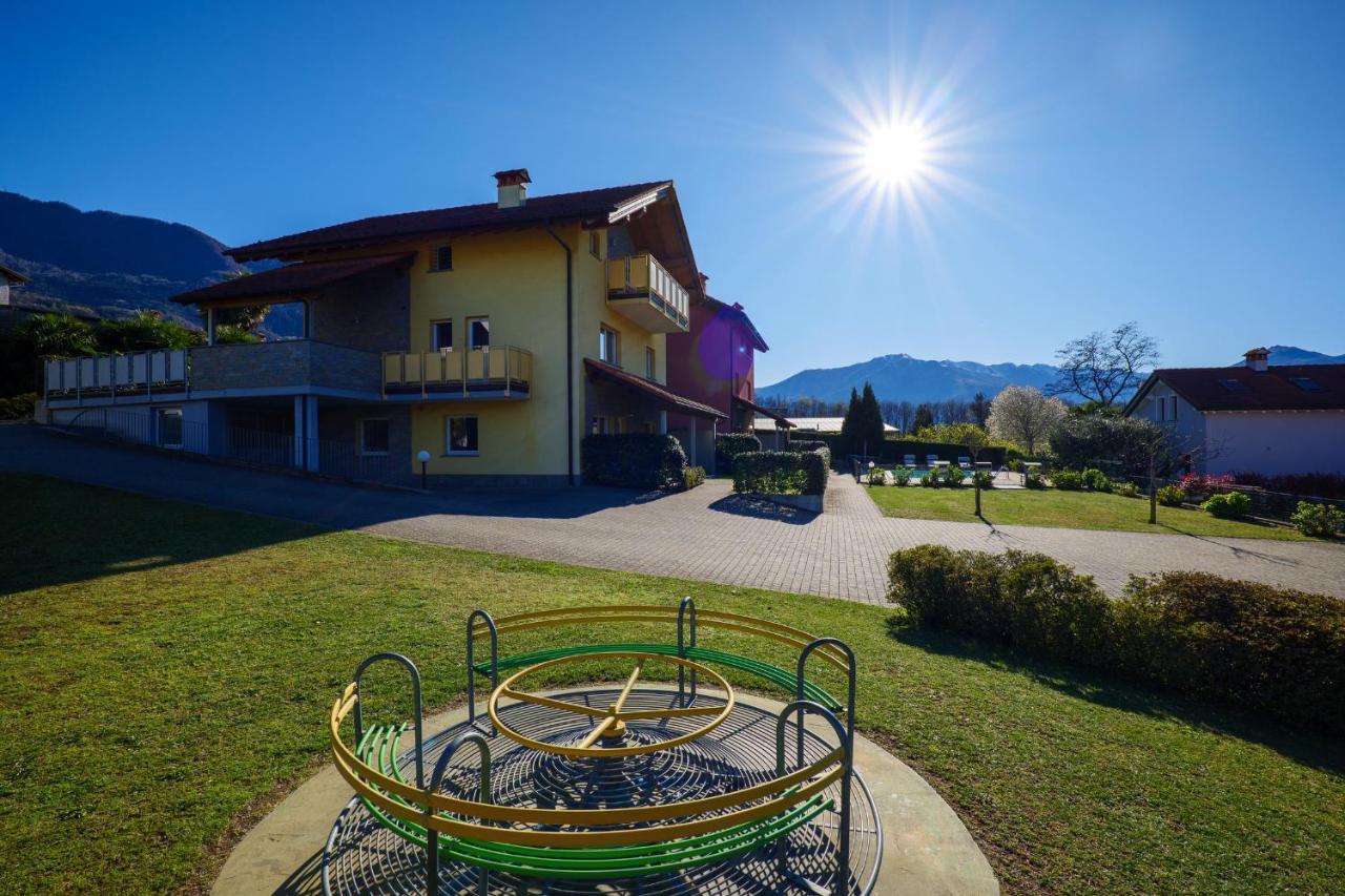 Residence Girasole Casa Rossa B Colico Eksteriør billede